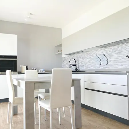 Relux Apartment *